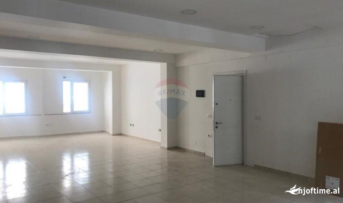 Jepet me qira ambient per zyra, Rruga e Kavajes