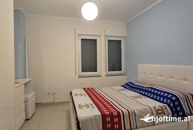Shtepi ne shitje Apartament ne Shkoder, 1+1, Mobilimi E mobiluar, Pagesa 98,000  Euro.