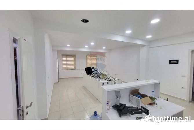 Jepet me qira ambient per zyra, Rruga e Kavajes