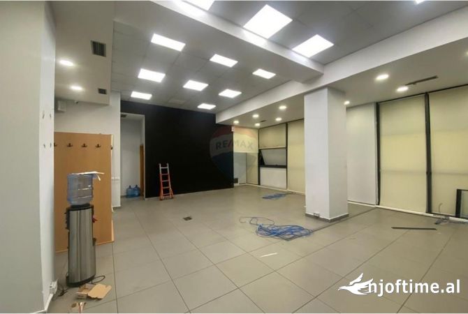 Ambient per zyre prane Kristal Center