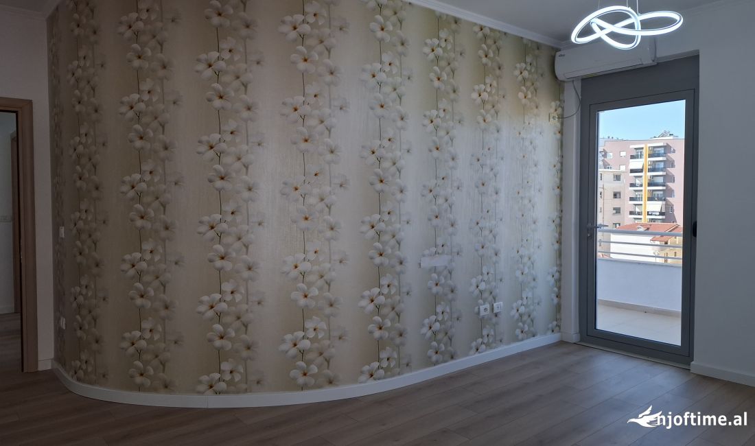 Shtepi ne shitje Apartament ne Tirane, 2+1, Mobilimi Bosh, pa mobiluar, Pagesa 173,000  Euro.