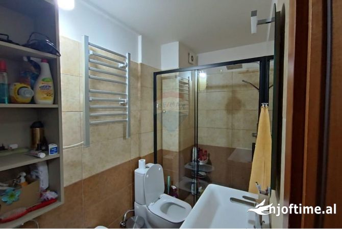 Shtepi ne shitje Apartament ne Tirane, 1+1, Mobilimi E mobiluar, Pagesa 135,000  Euro.