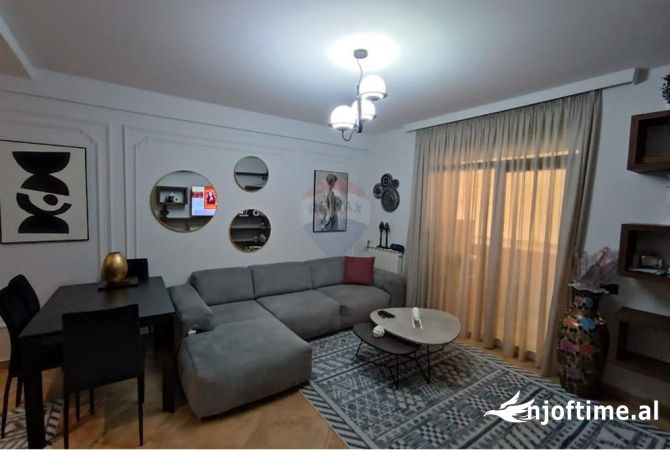 Shitet apartament 1+1 prane Rezidences Kodra e Diellit 1 .