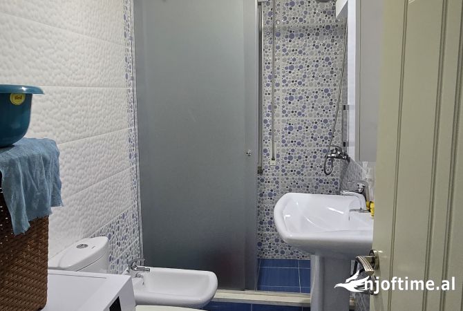 Shtepi ne shitje Apartament ne Shkoder, 1+1, Mobilimi E mobiluar, Pagesa 98,000  Euro.