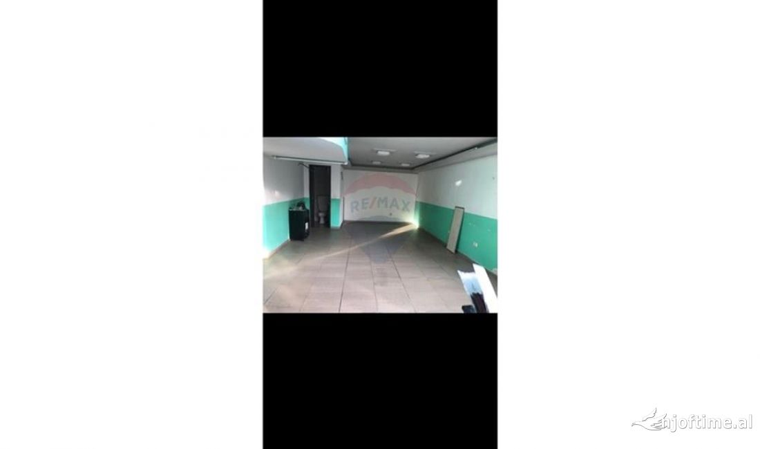 Shitet dyqan ne Pazar te Ri