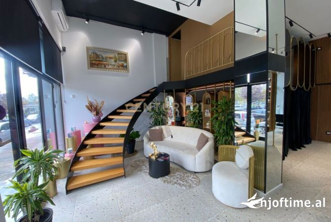 Ambiente Commerciale in Vendita 1+1 a Durazzo - 75,000 Euro