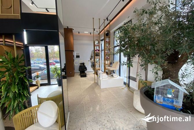 Ambiente Commerciale in Vendita 1+1 a Durazzo - 75,000 Euro