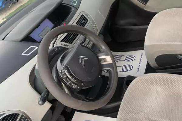 Auto in Vendita a Durazzo, Citroen, 2007 Diesel,Kambio Automatik Pagamento 3,000  Euro.