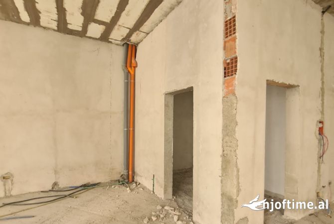 Business Property in Sale 3+1 in Tirana - 198,000 Euro