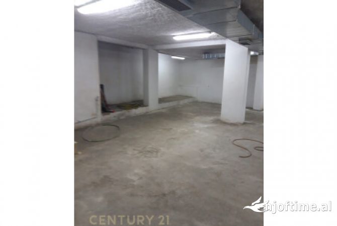 Business Property in Sale 4+1 in Tirana - 210,000 Euro