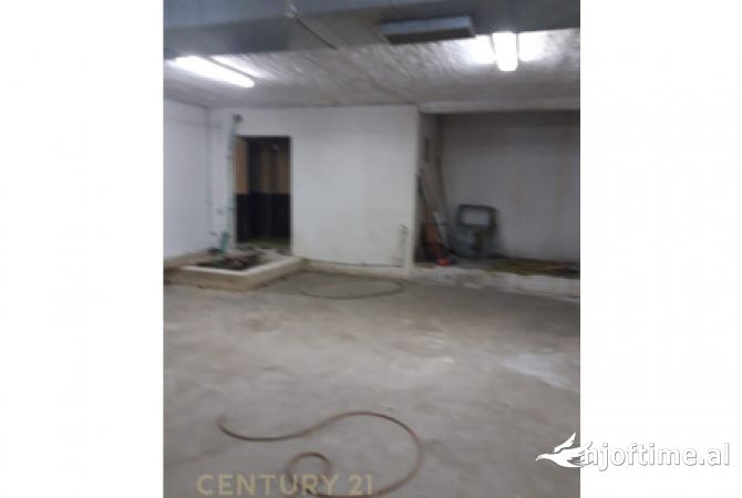 Business Property in Sale 4+1 in Tirana - 210,000 Euro