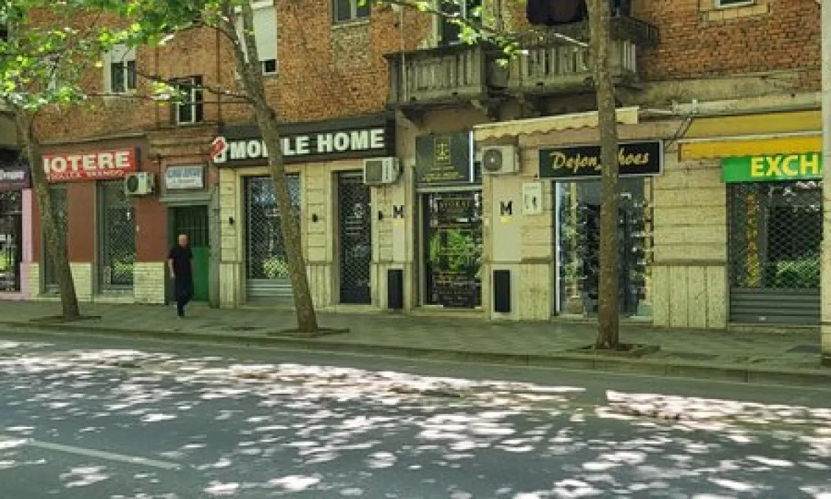 SHITET DYQAN NE KATIN ZERO BUZE RRUGE KRYESORE PERBALLE GJYKATES SE RRETHIT TIRANE!