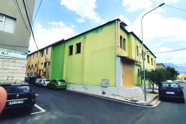 Business Property for Rent 4+1 in Tirana - 4,700 Euro