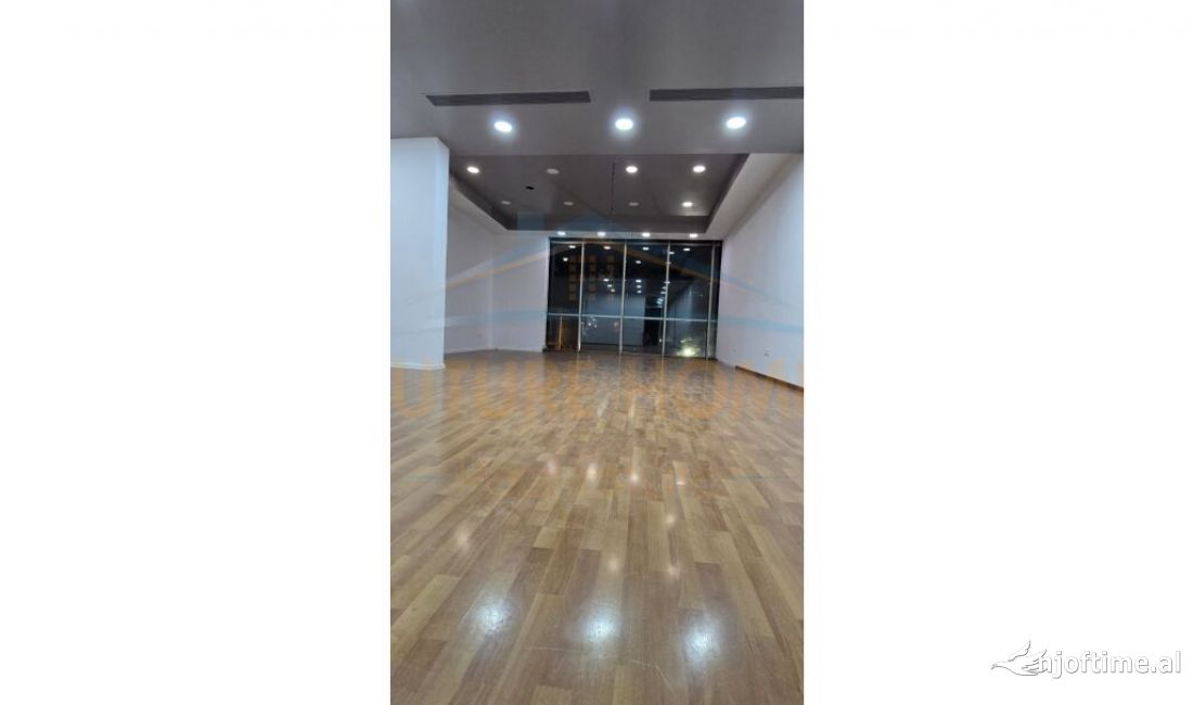 MYSLYM SHYR,AMBJENT BIZNESI NE RRUGE KRYESORE