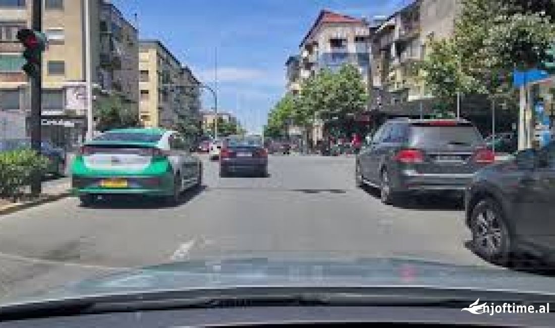 DYQAN ,RRUGA BARDHYL