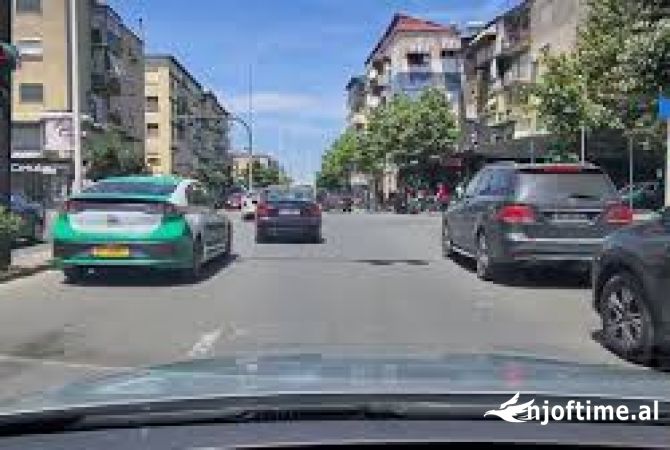 Business Property in Sale 1+1 in Tirana - 270,000 Euro