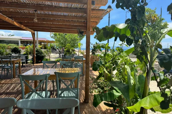 BAR RESTORANT ME QERA NE QEPARO