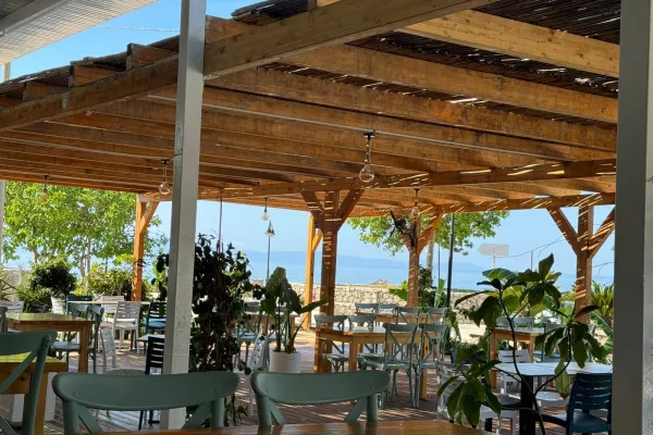 BAR RESTORANT ME QERA NE QEPARO