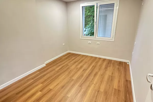 Shtepi ne shitje Apartament ne Tirane, 2+1, Mobilimi Bosh, pa mobiluar, Pagesa 350,000  Euro.