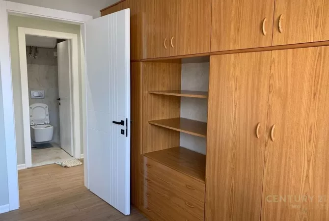 Shtepi me qera Apartament ne Tirane, 2+1, Mobilimi E mobiluar, Pagesa 700  Euro.