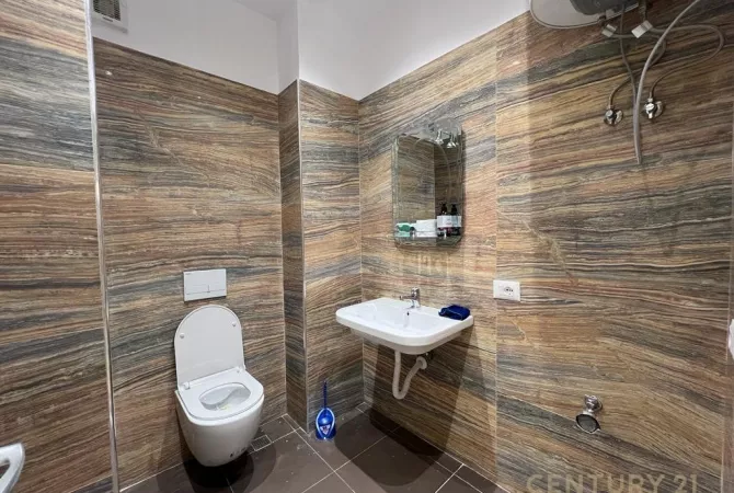 Shtepi me qera Apartament ne Tirane, 2+1, Mobilimi E mobiluar, Pagesa 550  Euro.