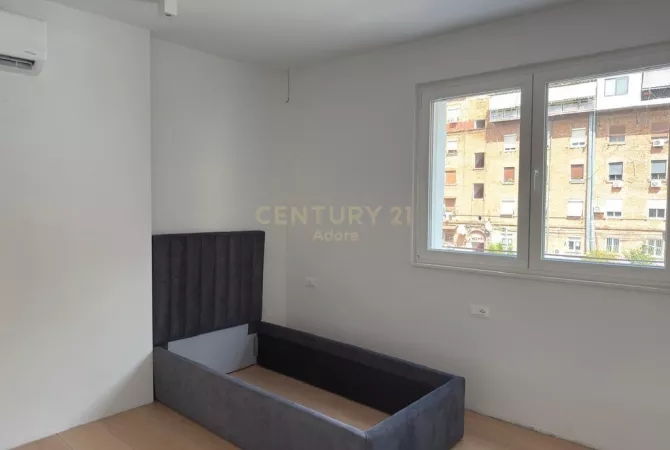 Shtepi me qera Apartament ne Tirane, 2+1, Mobilimi Pjeserisht e mobiluar, Pagesa 650  Euro.