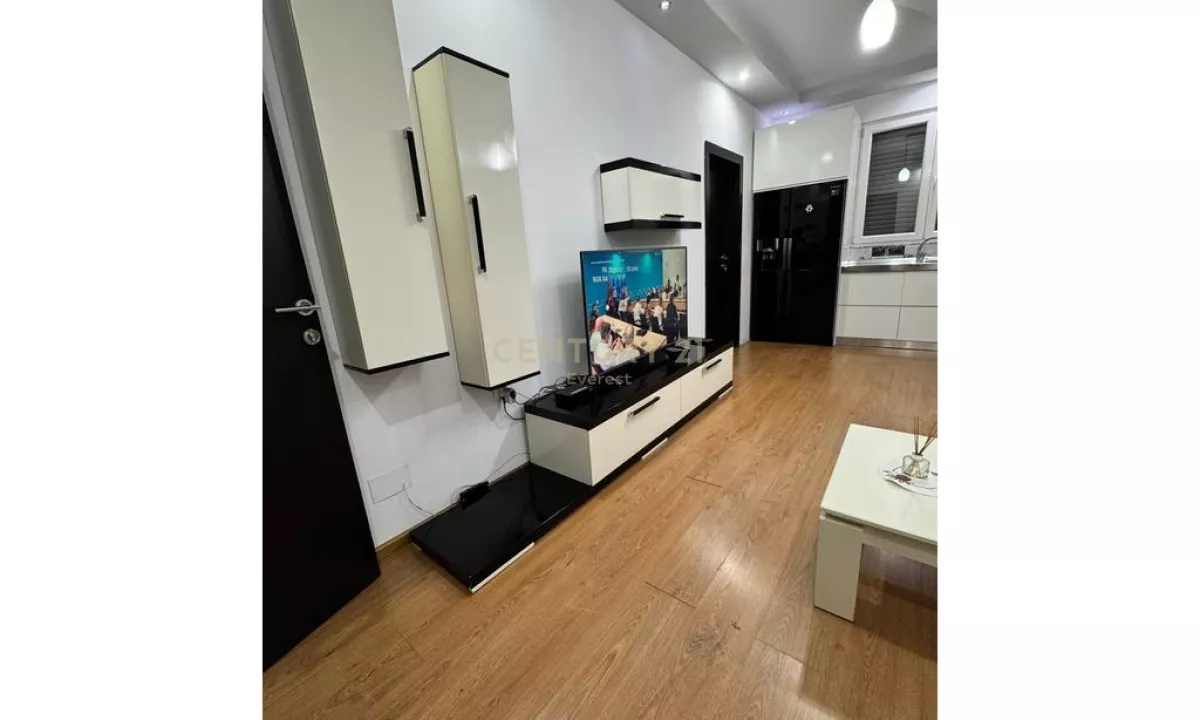 Shtepi me qera Apartament ne Tirane, 2+1, Mobilimi E mobiluar, Pagesa 500  Euro.