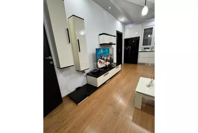 BLV. I RI, APARTAMENT 2+1 PER QIRA