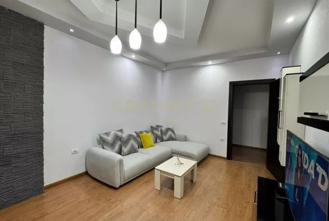 Shtepi me qera Apartament ne Tirane, 2+1, Mobilimi E mobiluar, Pagesa 500  Euro.