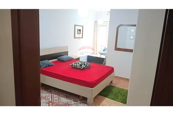 Shtepi me qera Apartament ne Tirane, 3+1, Mobilimi E mobiluar, Pagesa 700  Euro.