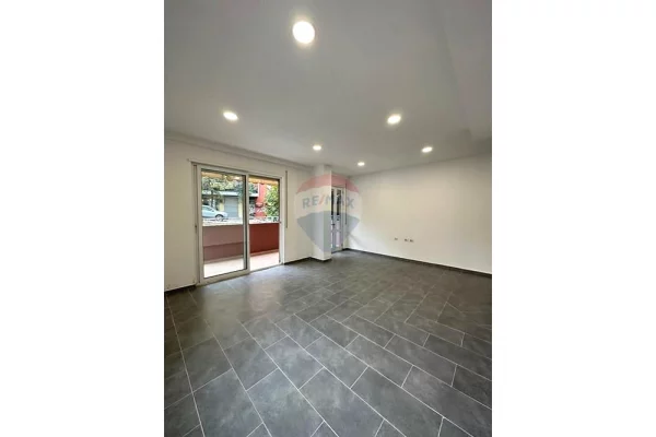 Shtepi me qera 4+1 ne Tirane - 4,500 Leke