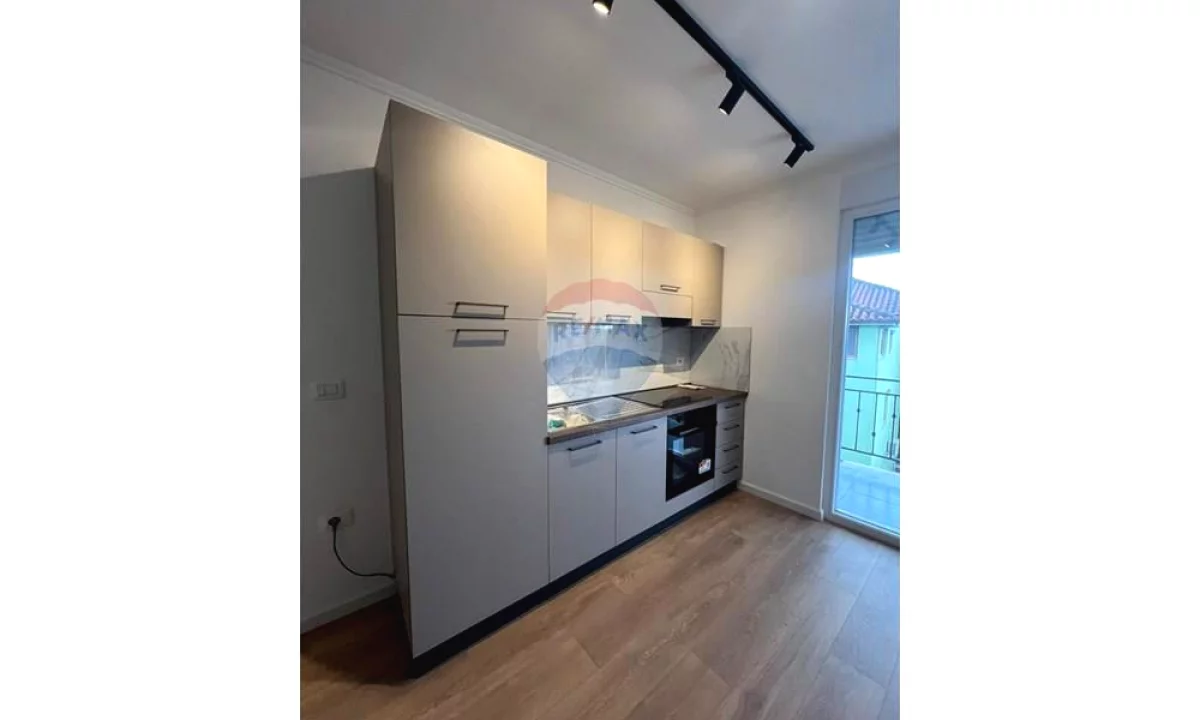 Shtepi me qera Shtepi Private ne Tirane, 1+1, Mobilimi E mobiluar, Pagesa 4,500  Leke.