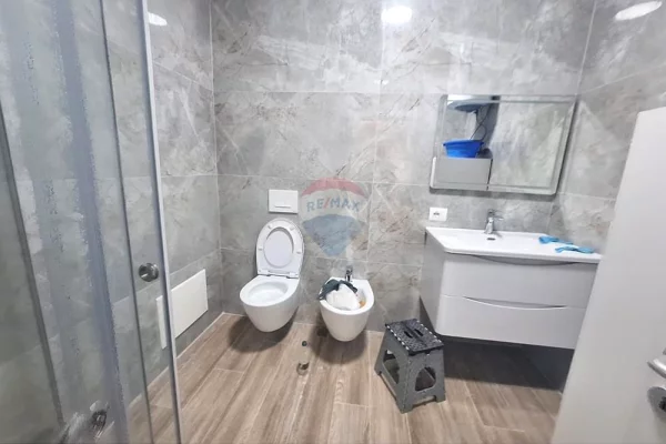 Shtepi me qera Apartament ne Tirane, 1+1, Mobilimi E mobiluar, Pagesa 75,000  Leke.