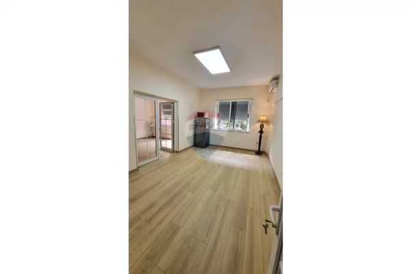 Shtepi me qera Apartament ne Tirane, 1+1, Mobilimi Bosh, pa mobiluar, Pagesa 700  Euro.