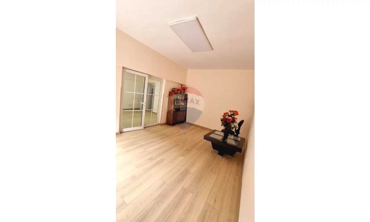 Shtepi me qera Apartament ne Tirane, 1+1, Mobilimi Bosh, pa mobiluar, Pagesa 700  Euro.