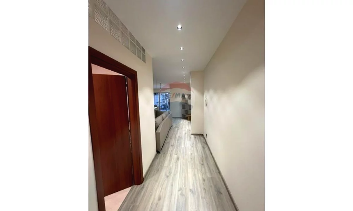 Shtepi me qera Apartament ne Tirane, 3+1, Mobilimi E mobiluar, Pagesa 1,400  Euro.