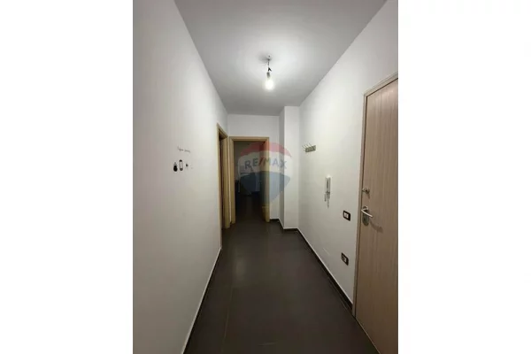 Shtepi me qera Apartament ne Tirane, 2+1, Mobilimi E mobiluar, Pagesa 50,000  Leke.