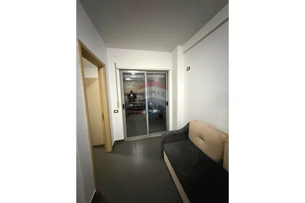 Shtepi me qera Apartament ne Tirane, 2+1, Mobilimi E mobiluar, Pagesa 50,000  Leke.