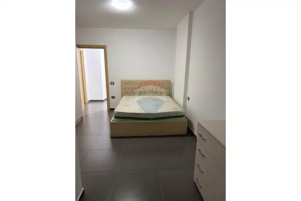 Shtepi me qera Apartament ne Tirane, 2+1, Mobilimi E mobiluar, Pagesa 50,000  Leke.