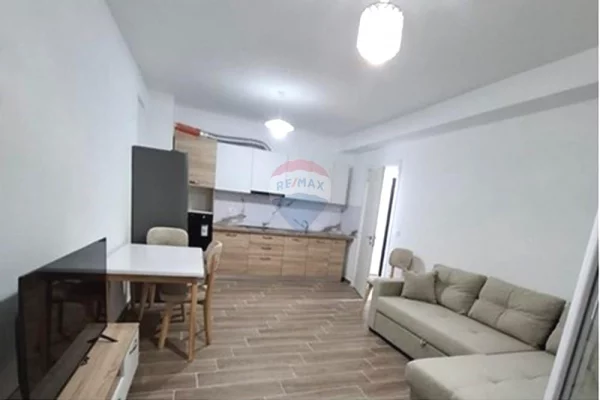 Apartament 2+1 per qira 5 Maj