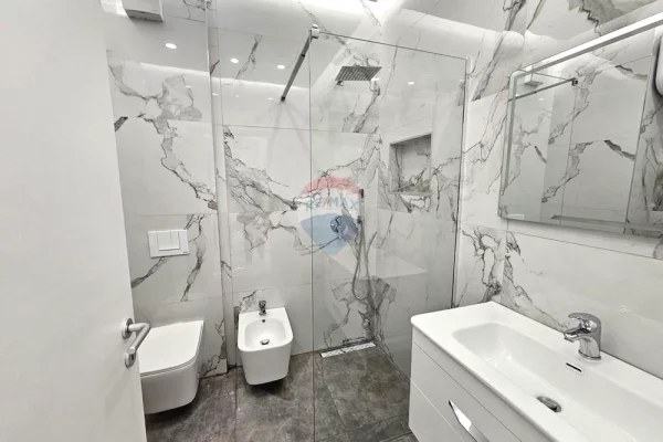 Shtepi me qera Apartament ne Tirane, 3+1, Mobilimi E mobiluar, Pagesa 750  Euro.