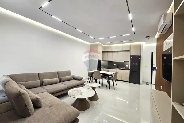 Shtepi me qera Apartament ne Tirane, 3+1, Mobilimi E mobiluar, Pagesa 750  Euro.