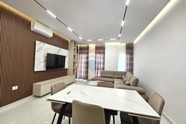 Shtepi me qera Apartament ne Tirane, 3+1, Mobilimi E mobiluar, Pagesa 750  Euro.