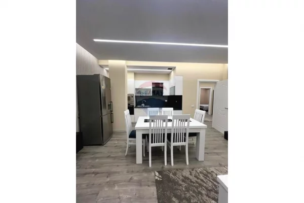 Shtepi me qera Apartament ne Tirane, 3+1, Mobilimi E mobiluar, Pagesa 900  Euro.