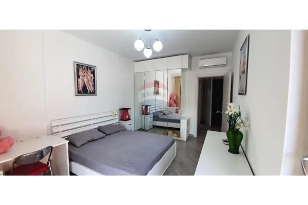 Shtepi me qera Apartament ne Tirane, 1+1, Mobilimi E mobiluar, Pagesa 60,000  Leke.