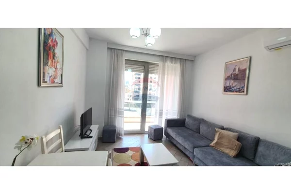 Shtepi me qera Apartament ne Tirane, 1+1, Mobilimi E mobiluar, Pagesa 60,000  Leke.
