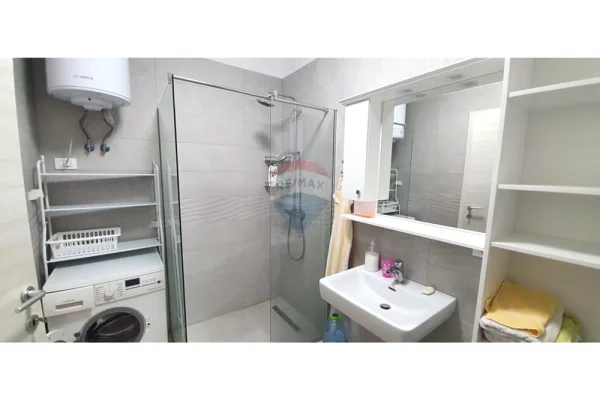 Shtepi me qera Apartament ne Tirane, 1+1, Mobilimi E mobiluar, Pagesa 60,000  Leke.