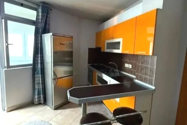 Shtepi me qera Apartament ne Tirane, 2+1, Mobilimi E mobiluar, Pagesa 65,000  Leke.