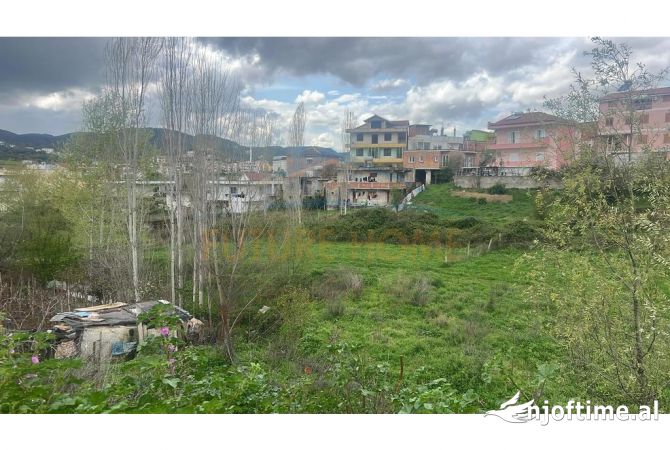 Truall ose Toke ne Tirane - 108,000 Euro