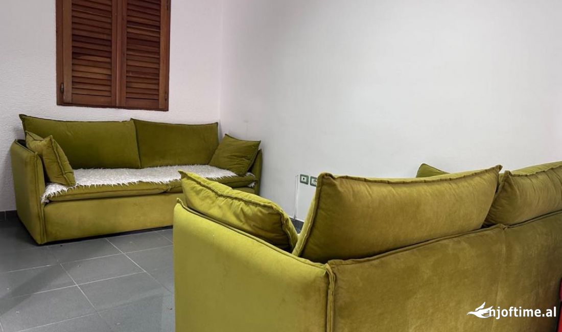 Shitet dyqan ne Laprake 